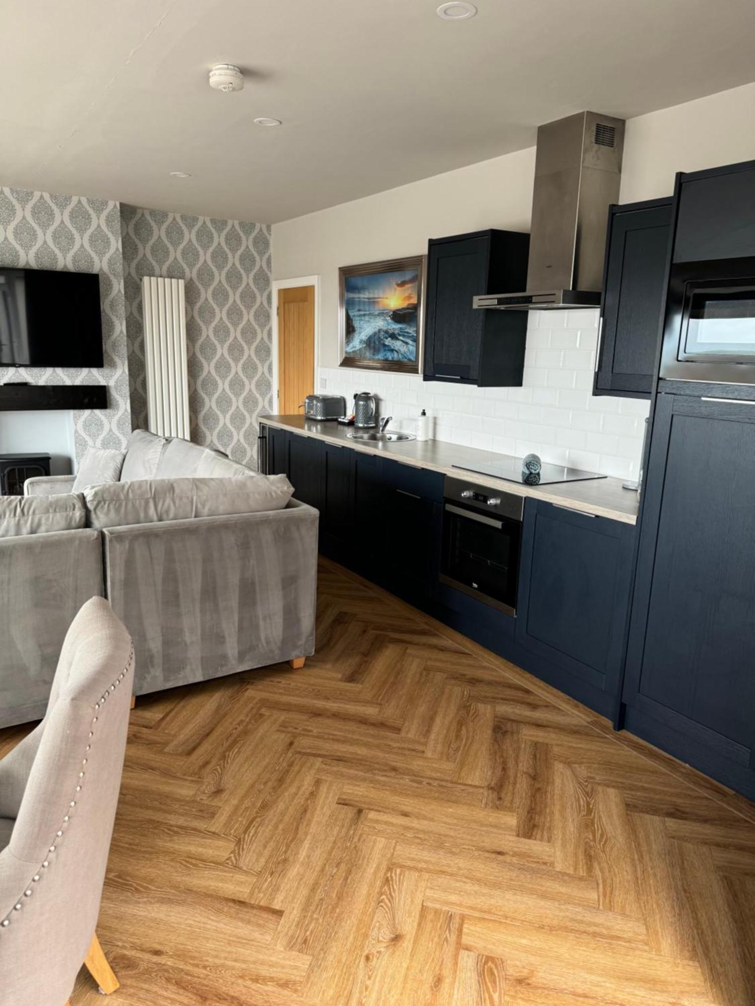 Beach House Apartment On Ground Floor With Sea View - Pet Friendly 克利夫利斯 外观 照片